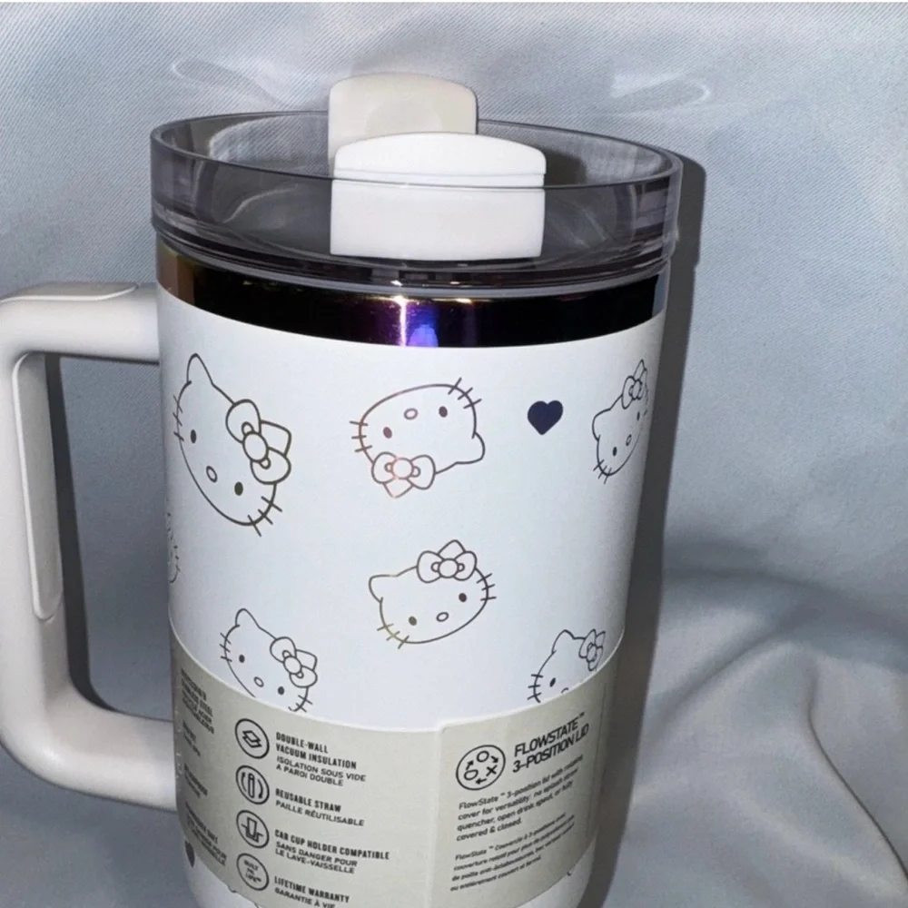 Stanley Quencher H2.0 Tumbler with Green Hello Kitty Design - Picture 13 of 16